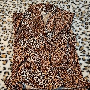 Chic Leopard Print Sleeveless Top